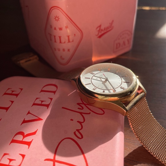 Ladies Rose Gold FOSSIL Hybrid Smart Watch ✨ - Picture 4 of 11